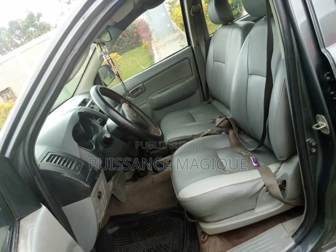 Toyota Hilux 2018 Gris