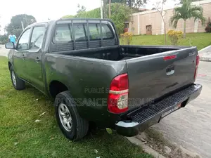 Toyota Hilux 2018 Gris