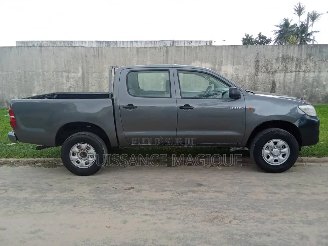 Toyota Hilux 2018 Gris