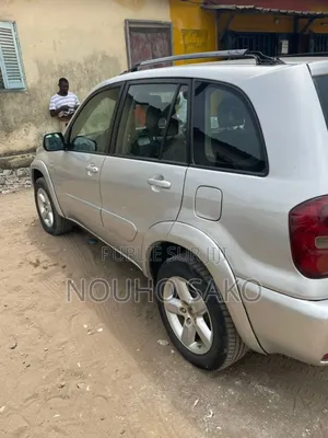Toyota RAV4 Automatic 2003 Gris