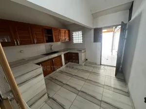 Une Opportunité De Vente d'Une Villa Basse De 4 Pièces À Cocody Angré