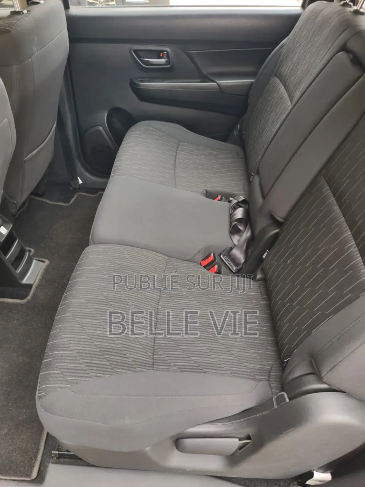 Toyota Rumion 2024 Doré