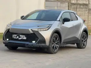 Nouveau Toyota C-HR 2024 Gris