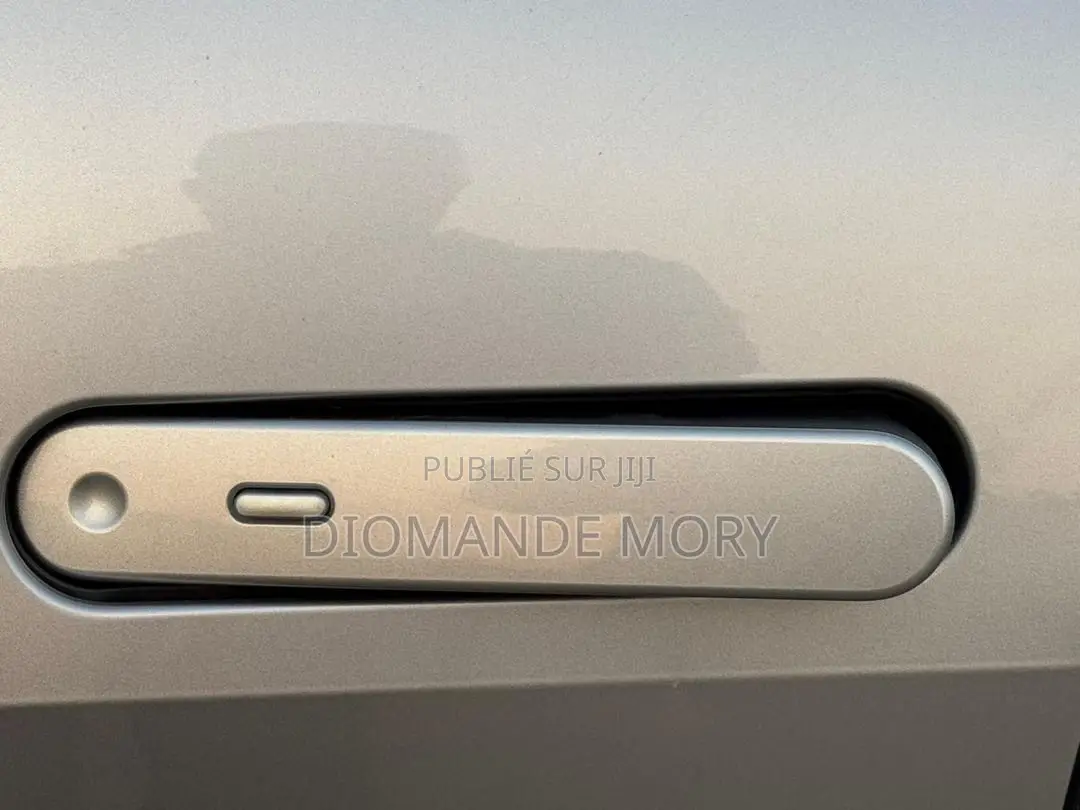 Nouveau Toyota C-HR 2024 Gris