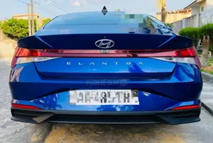 Hyundai Elantra Limited 2022 Bleu
