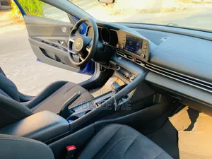 Hyundai Elantra Limited 2022 Bleu