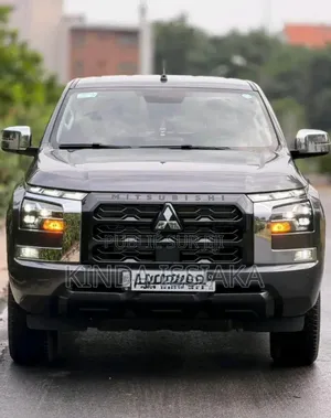 Mitsubishi L200 2025 Gris