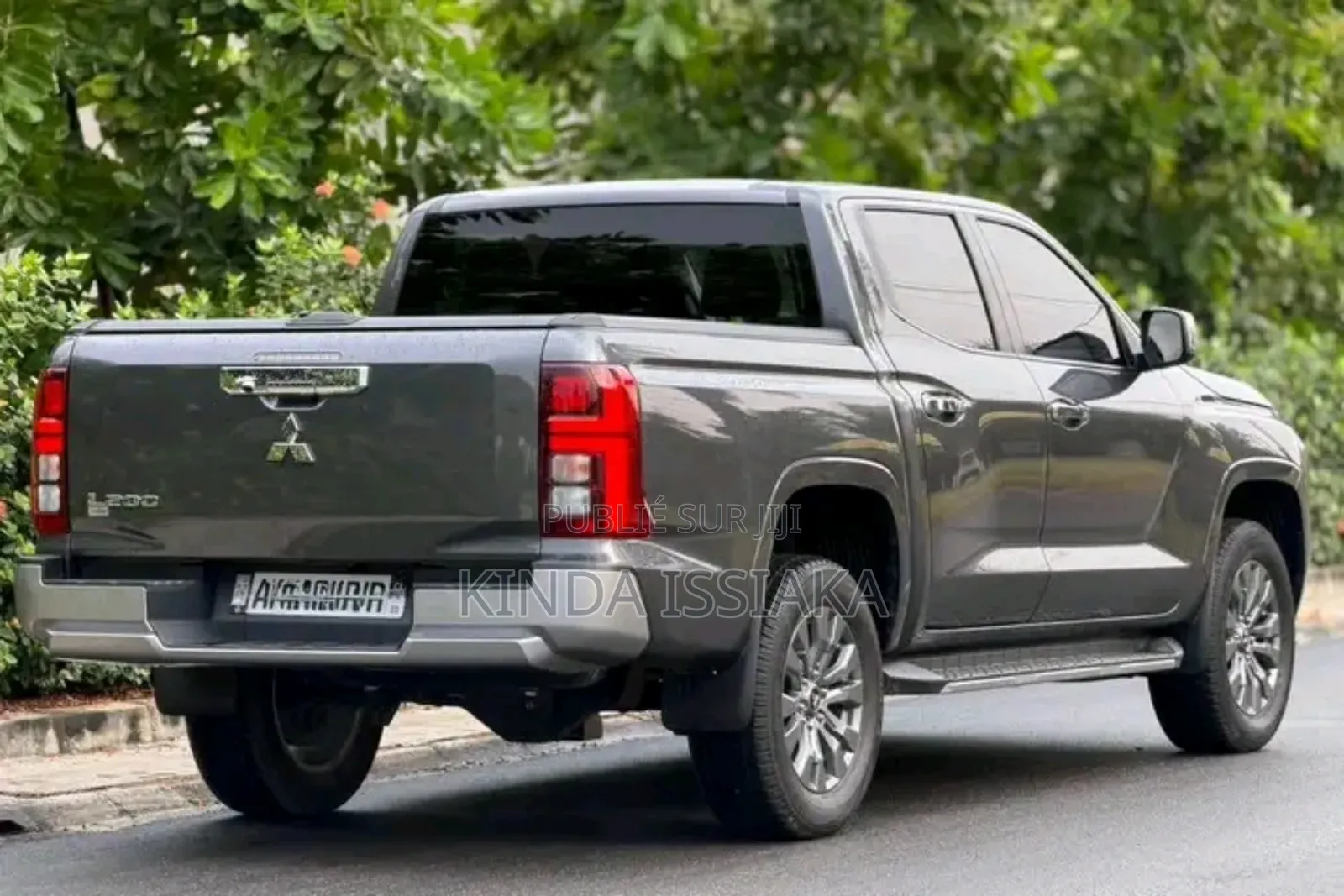 Mitsubishi L200 2025 Gris