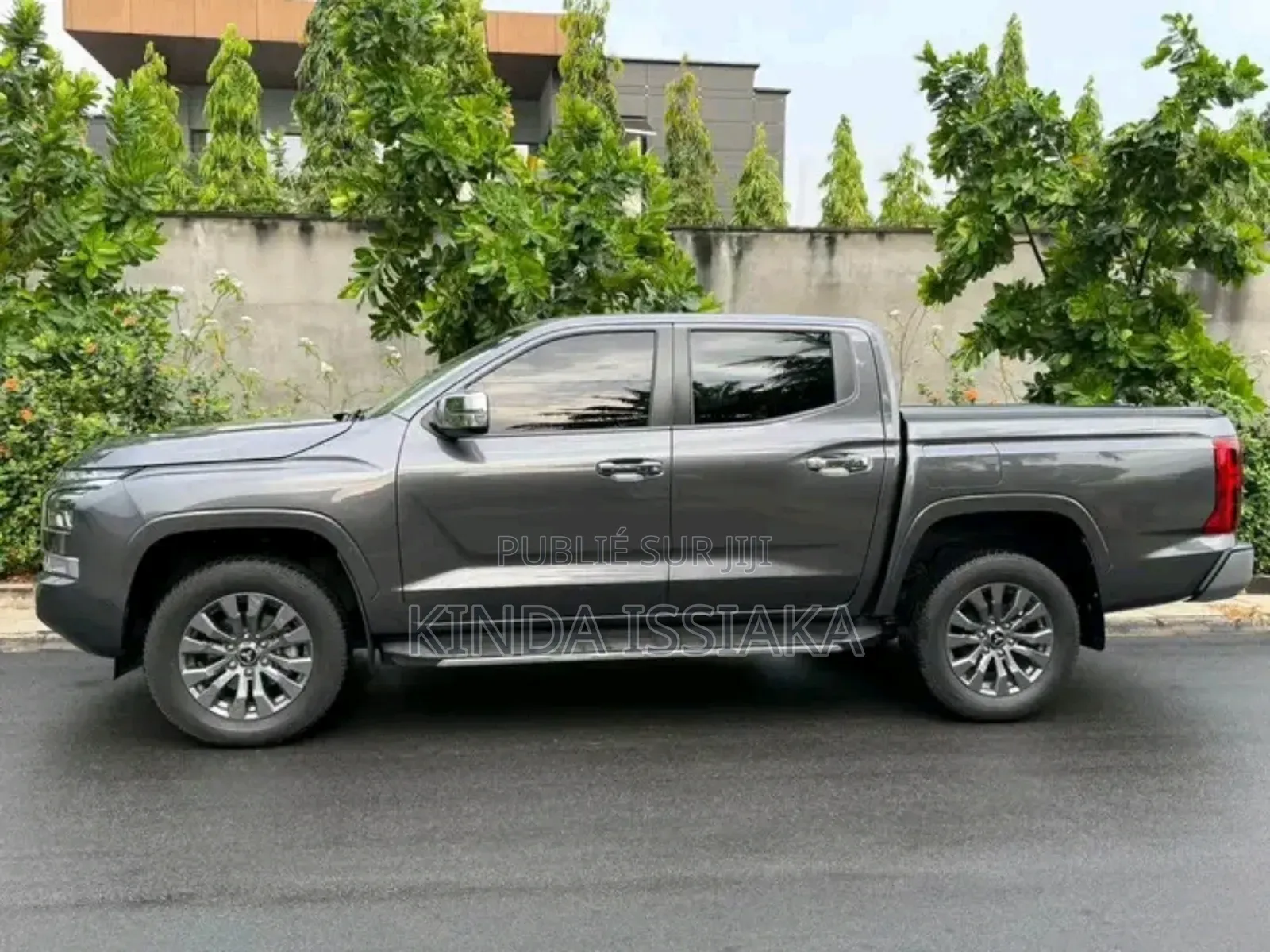 Mitsubishi L200 2025 Gris