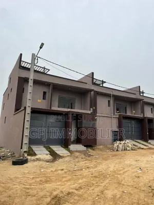 5chbre Duplex dans G.F.J Immobilier, Cocody à Vendre