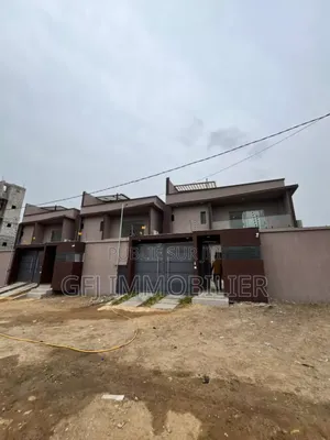 5chbre Duplex dans G.F.J Immobilier, Cocody à Vendre