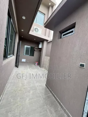 5chbre Duplex dans G.F.J Immobilier, Cocody à Vendre