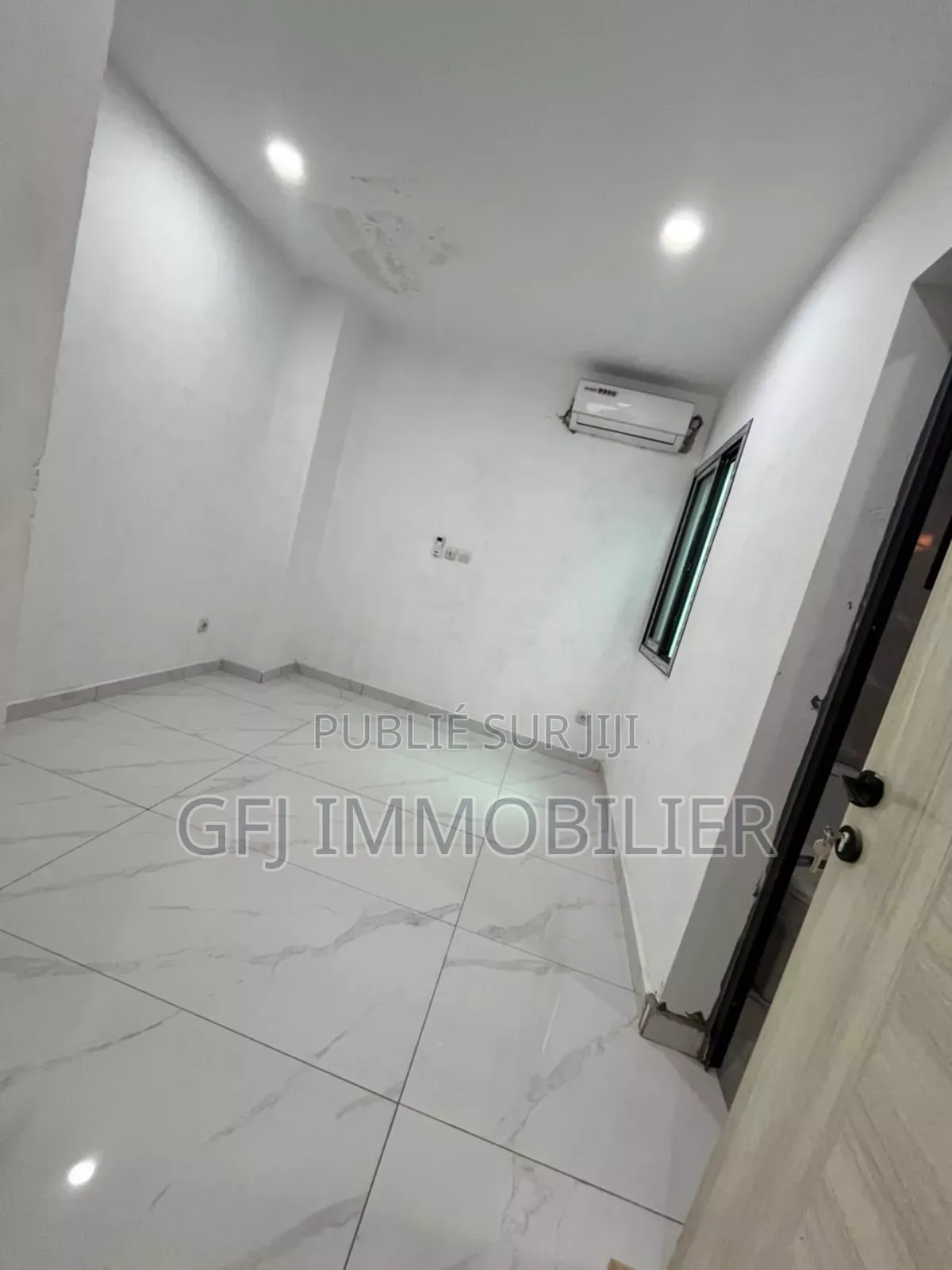 5chbre Duplex dans G.F.J Immobilier, Cocody à Vendre