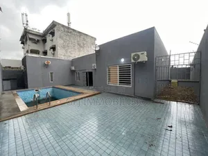 4chbre Villa dans G.F.J Immobilier, Cocody à Vendre