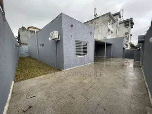 4chbre Villa dans G.F.J Immobilier, Cocody à Vendre