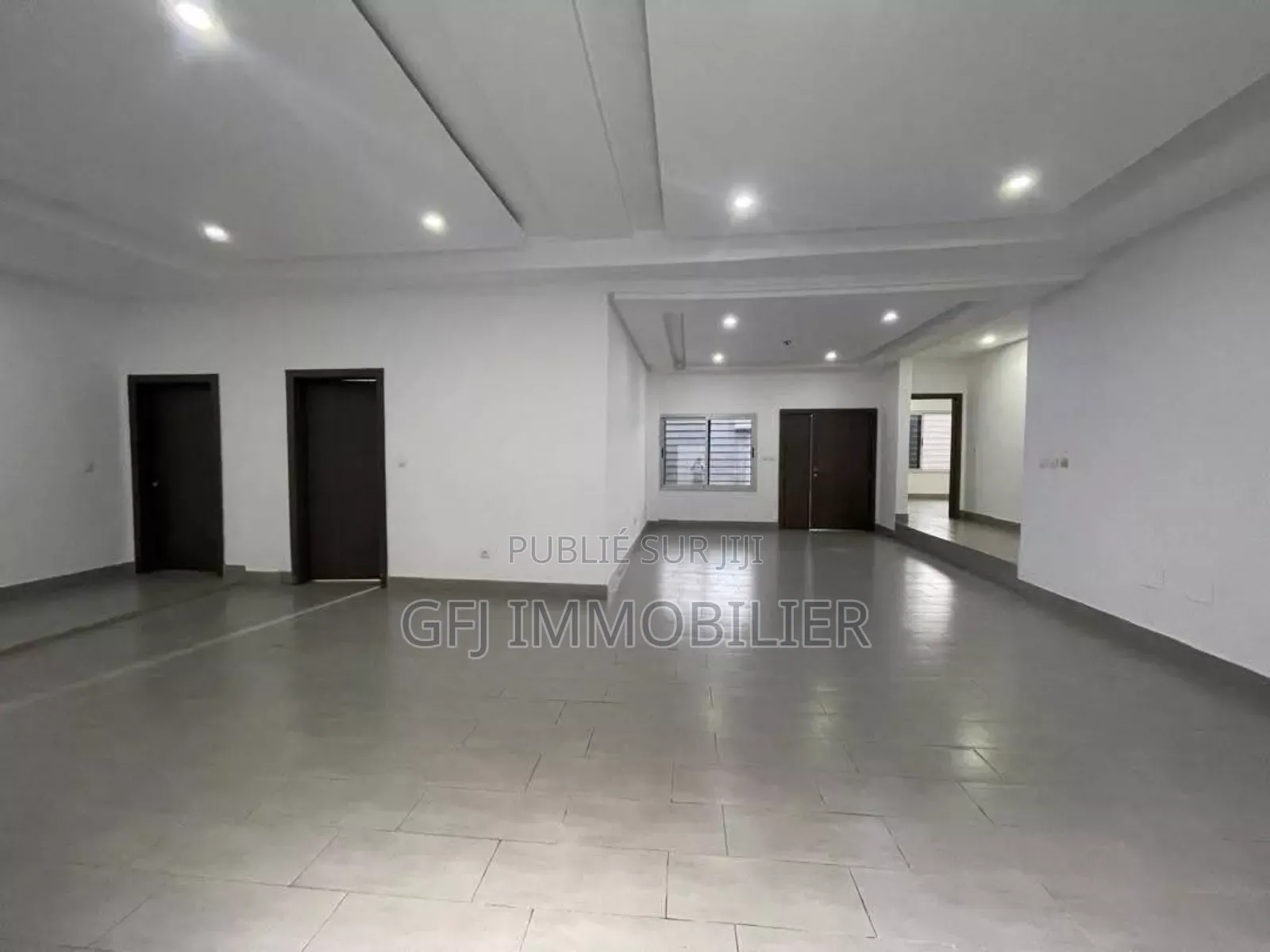 4chbre Villa dans G.F.J Immobilier, Cocody à Vendre