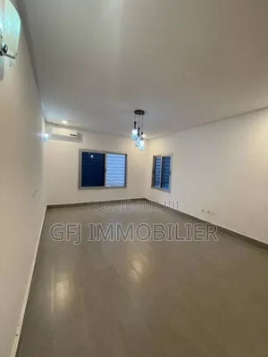 4chbre Villa dans G.F.J Immobilier, Cocody à Vendre