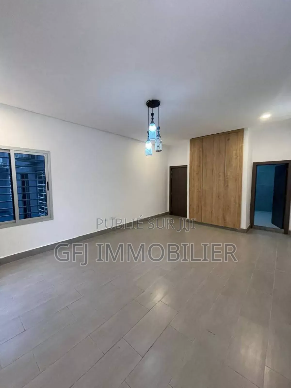 4chbre Villa dans G.F.J Immobilier, Cocody à Vendre