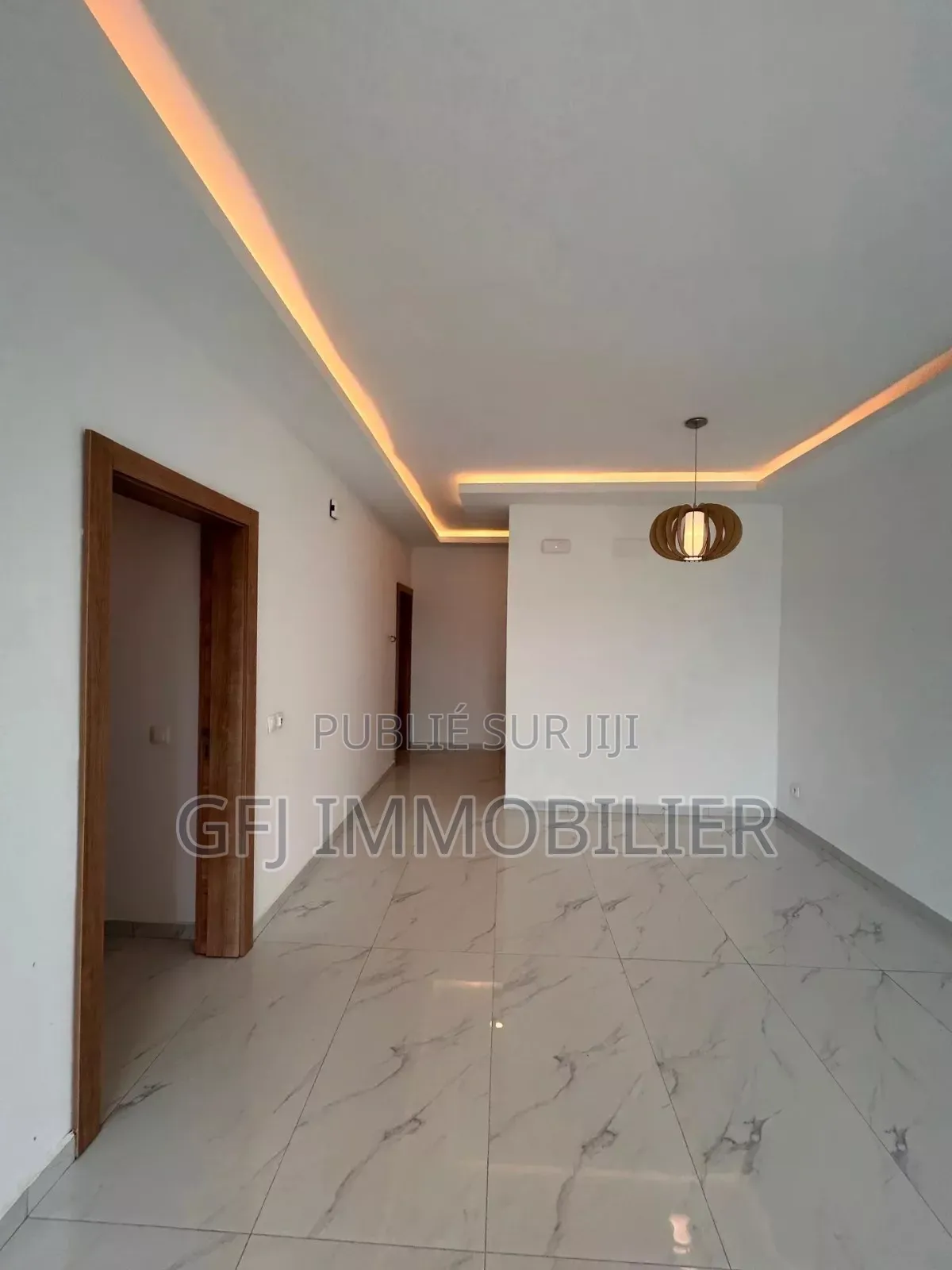 4chbre Appartement dans G.F.J Immobilier, Cocody à Vendre