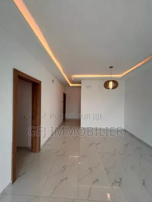 4chbre Appartement dans G.F.J Immobilier, Cocody à Vendre