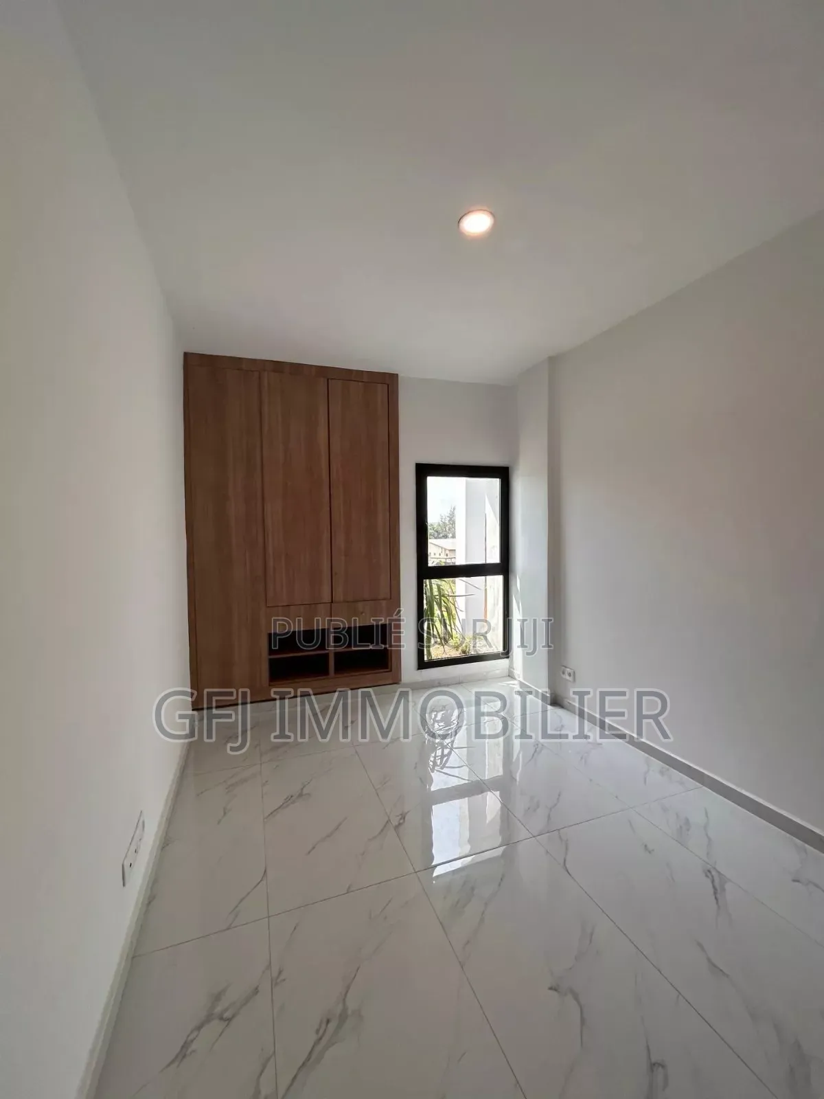 4chbre Appartement dans G.F.J Immobilier, Cocody à Vendre