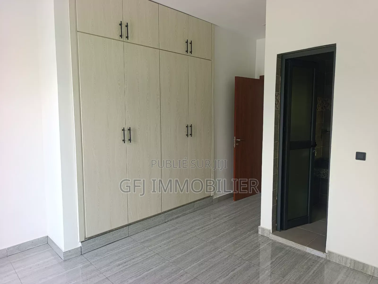 7chbre Villa dans G.F.J Immobilier, Cocody à Vendre