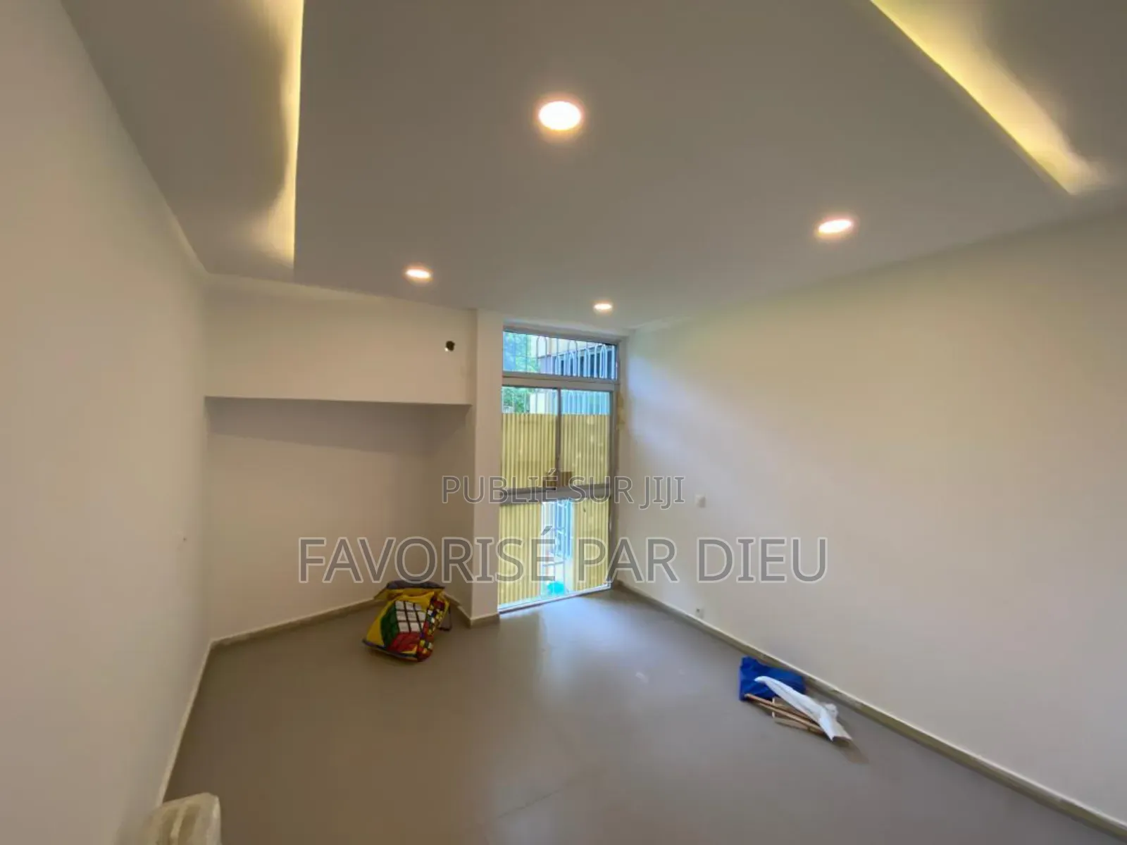 2chbre Appartement-terrasse dans Cocody à Vendre