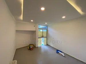 2chbre Appartement-terrasse dans Cocody à Vendre