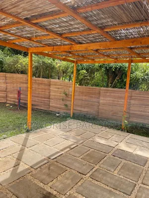 2chbre Appartement-terrasse dans Cocody à Vendre