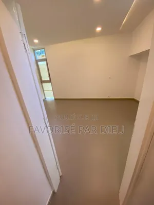 2chbre Appartement-terrasse dans Cocody à Vendre