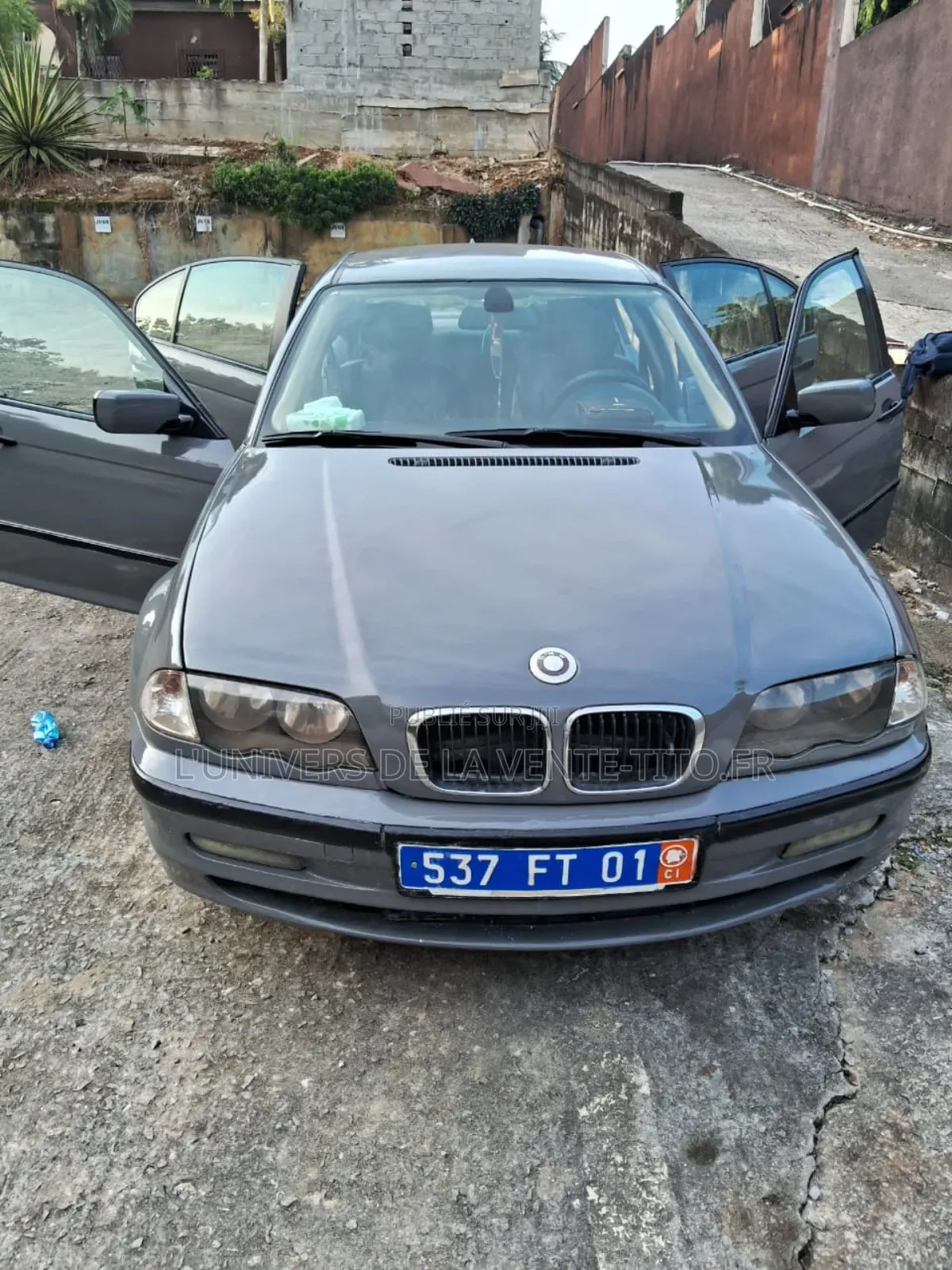 BMW 3 Series 318Ci RWD 2002 Gris