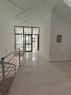 4chbre Duplex dans G.F.J Immobilier, Cocody à Vendre