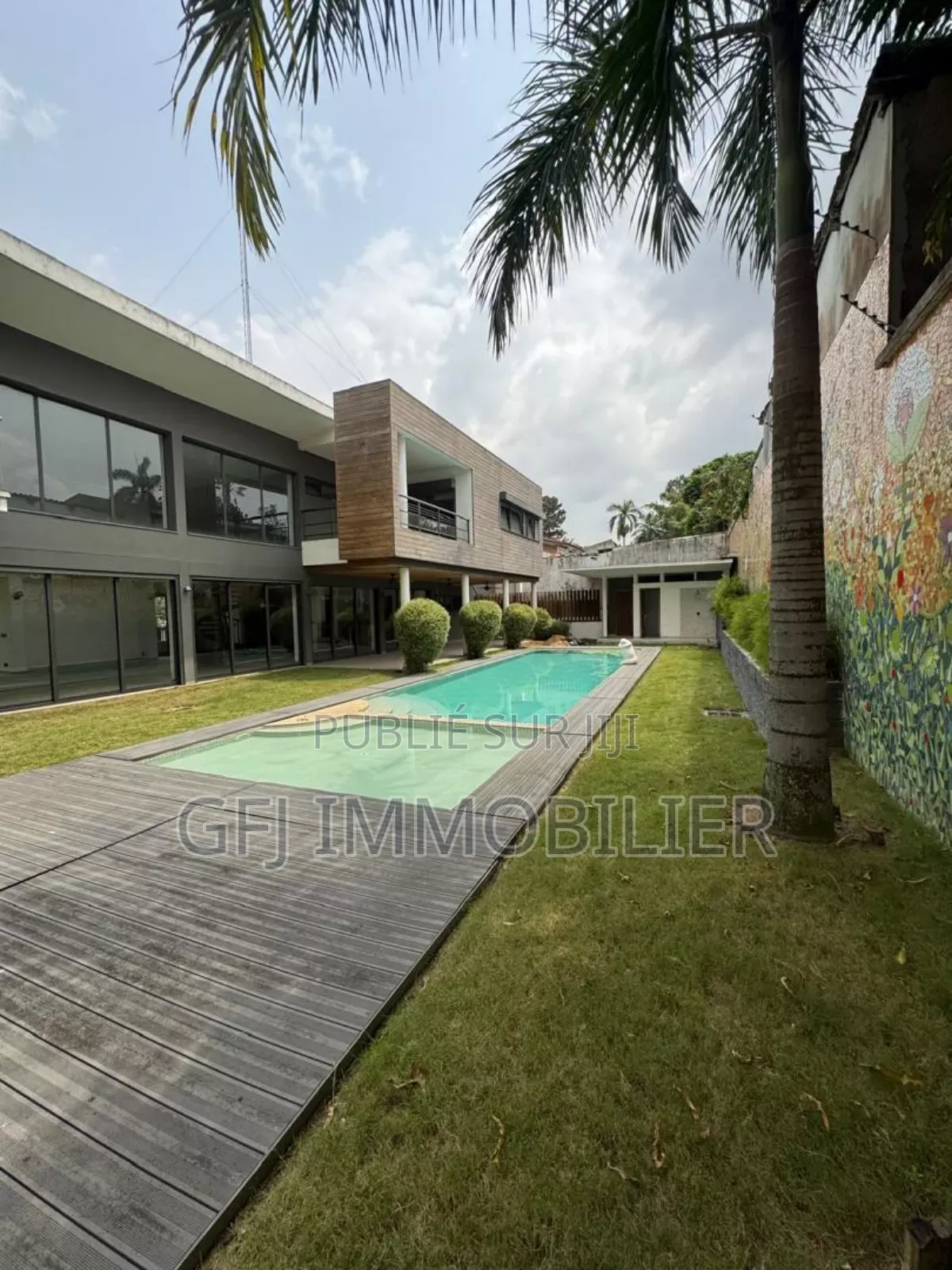 5chbre Duplex dans G.F.J Immobilier, Cocody à Vendre