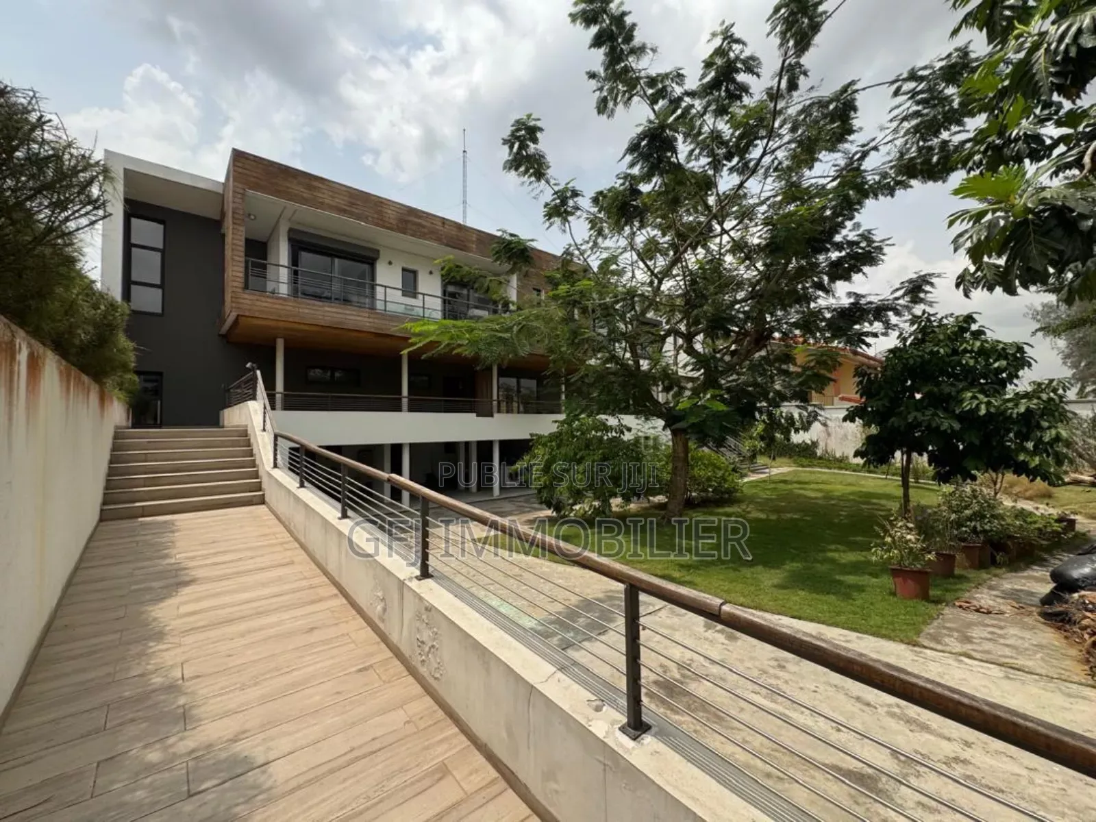 5chbre Duplex dans G.F.J Immobilier, Cocody à Vendre