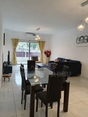 3chbre Appartement dans Cocody à Vendre