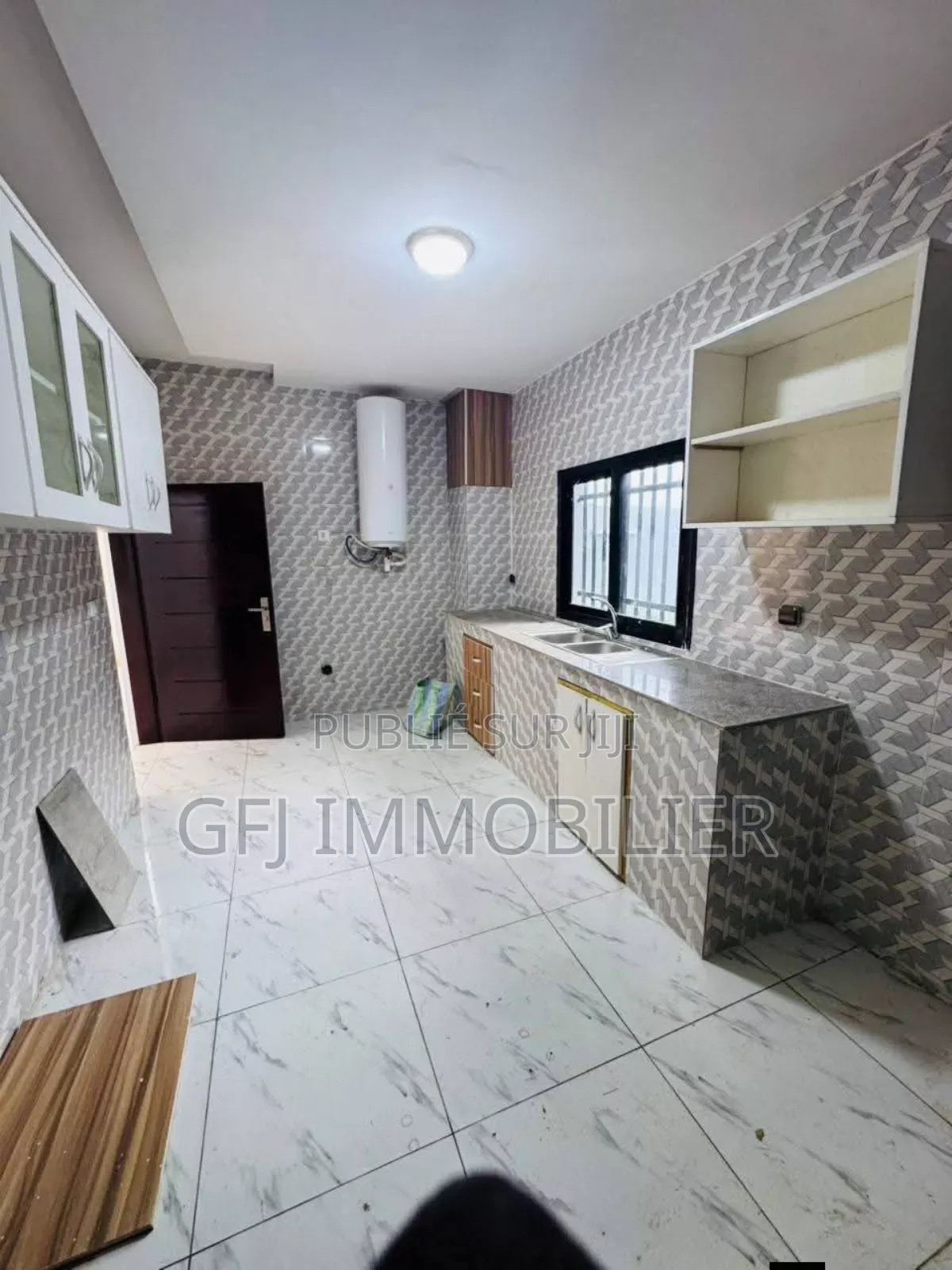 4chbre Duplex dans G.F.J Immobilier, Cocody à Vendre