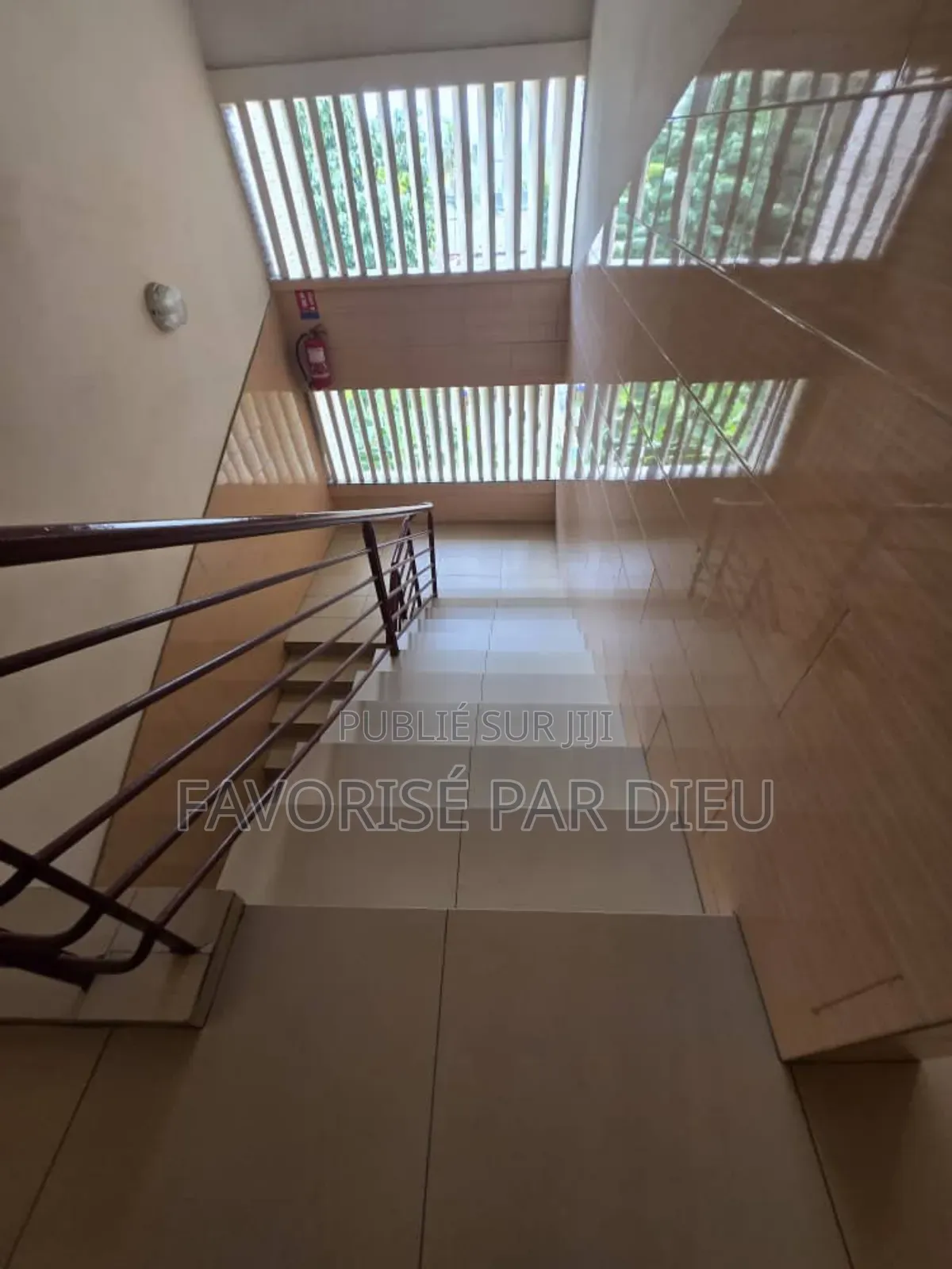 1chbre Appartement dans Cocody à Louer