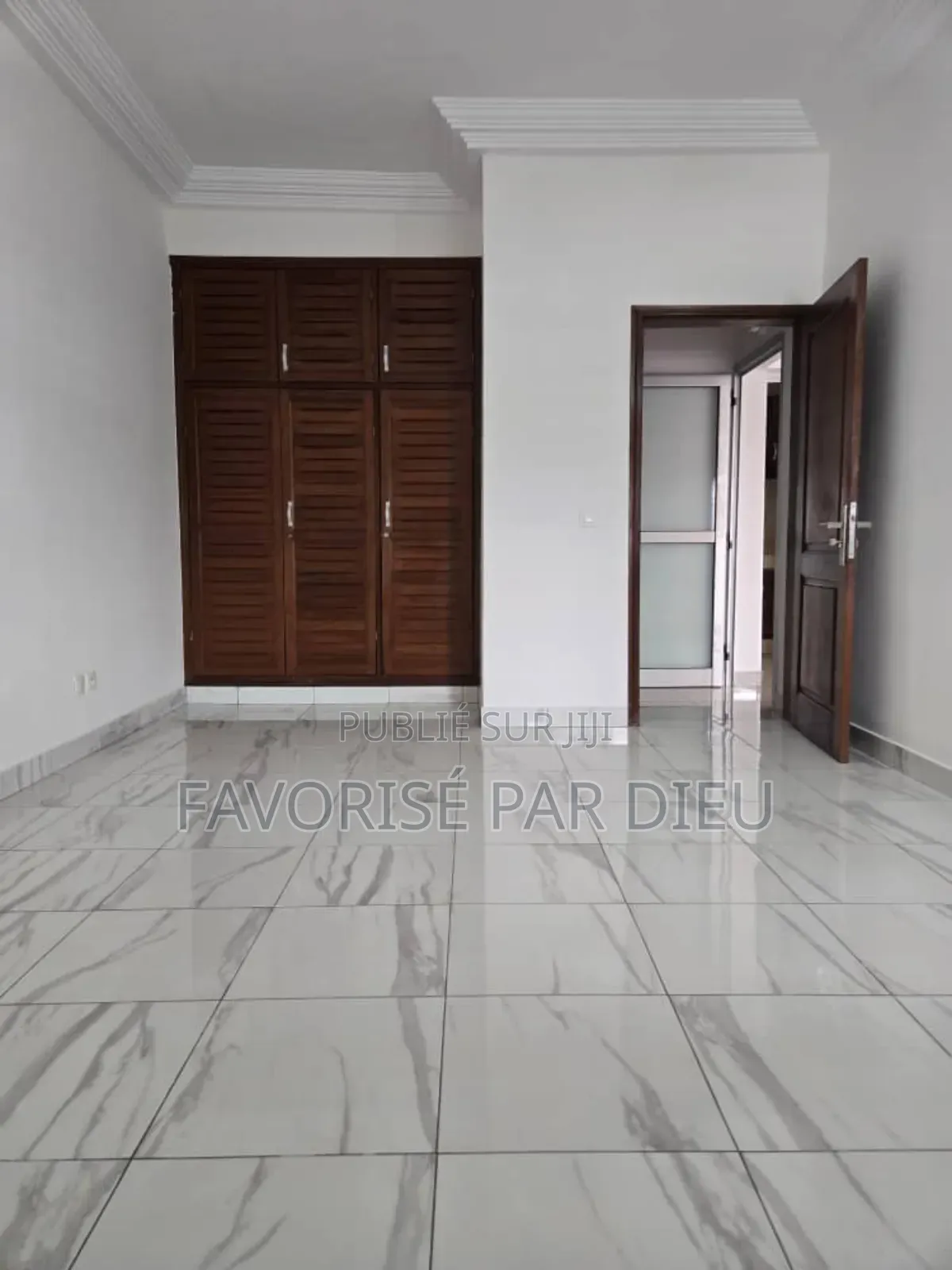 1chbre Appartement dans Cocody à Louer