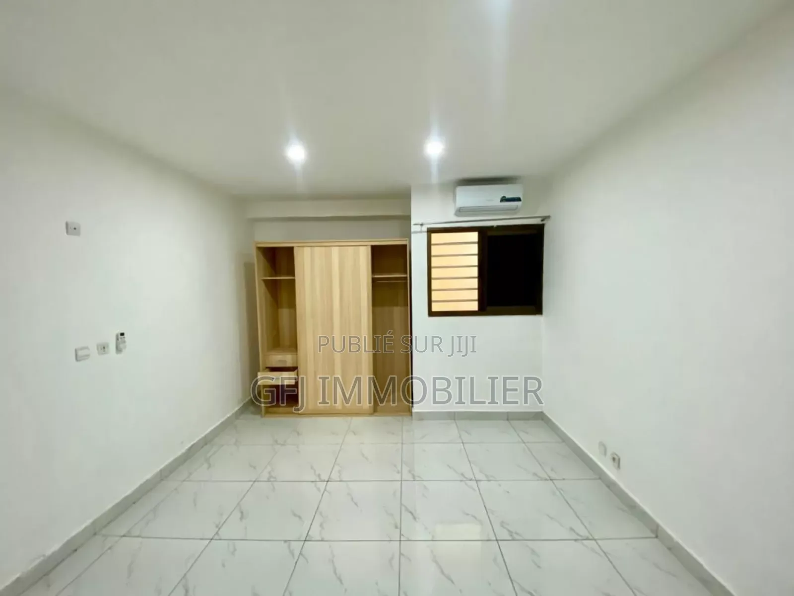 2chbre Appartement dans G.F.J Immobilier, Cocody à Vendre