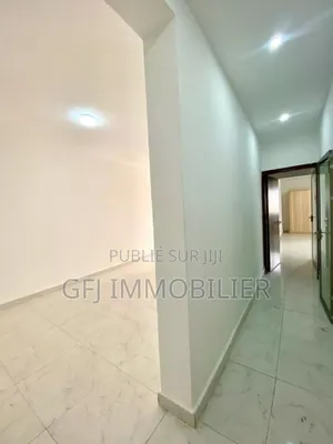 2chbre Appartement dans G.F.J Immobilier, Cocody à Vendre