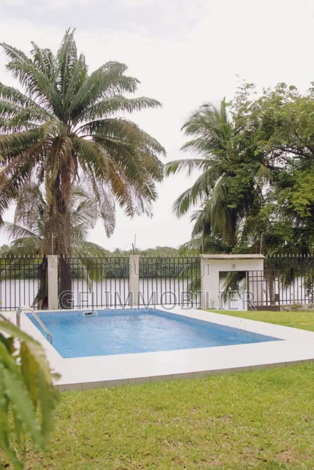 7chbre Duplex dans G.F.J Immobilier, Cocody à Vendre