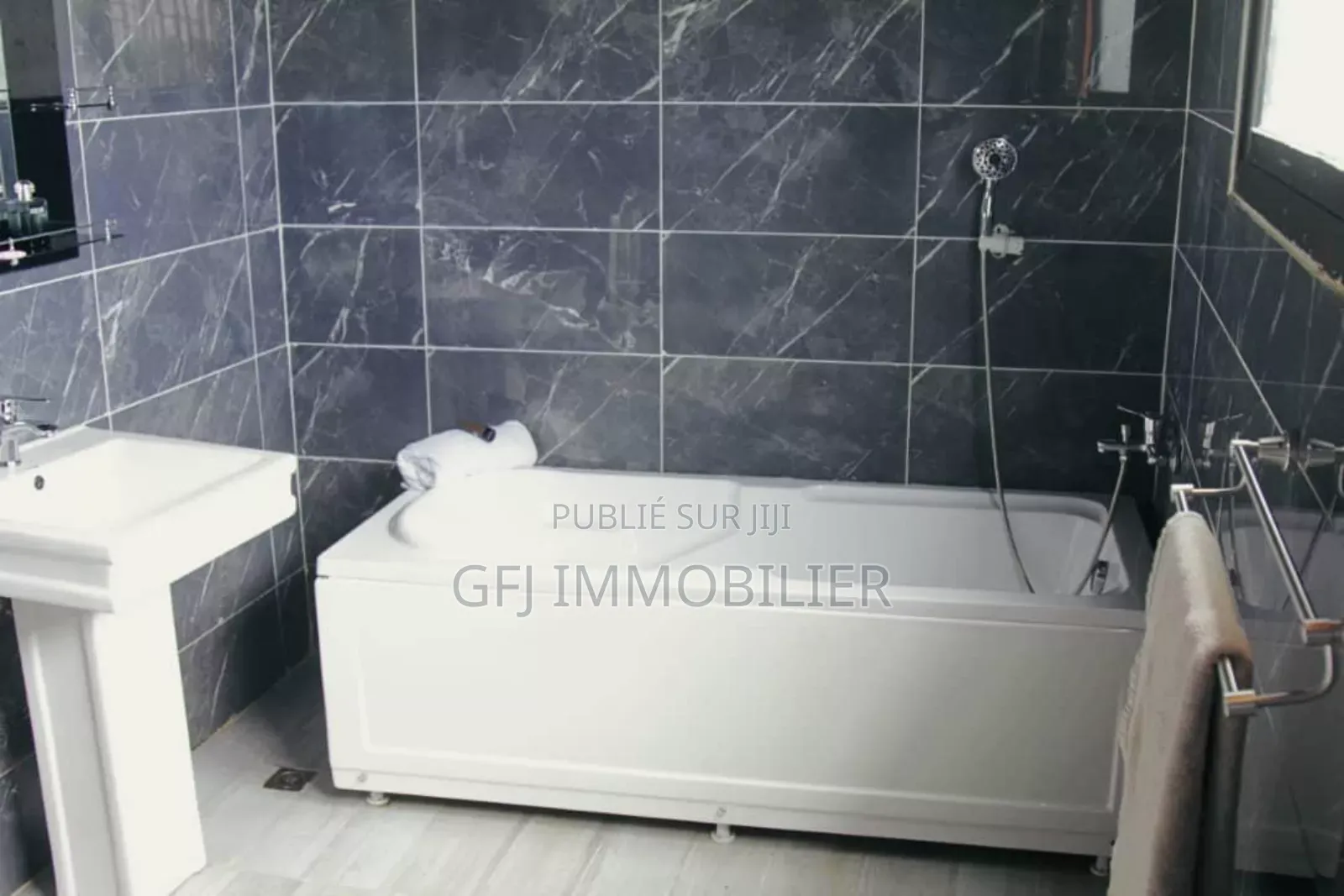 7chbre Duplex dans G.F.J Immobilier, Cocody à Vendre