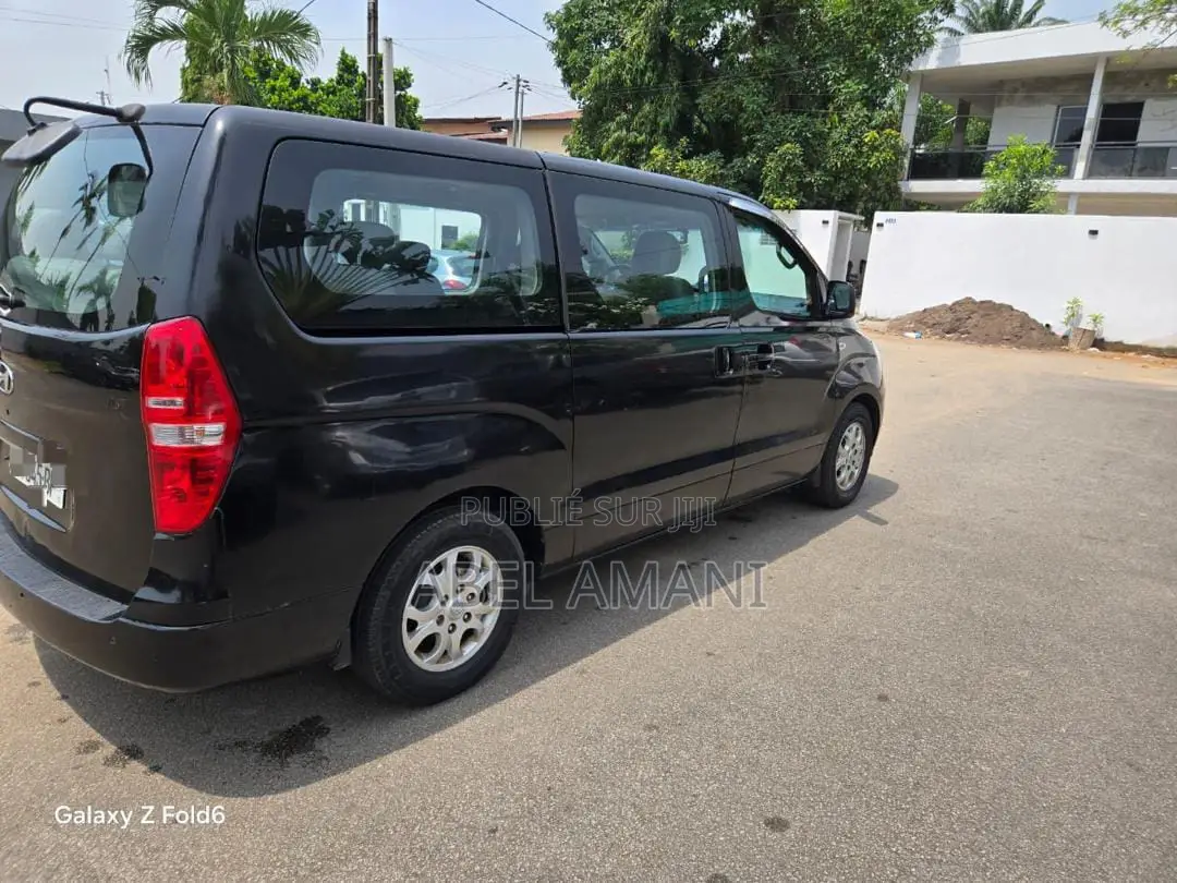 Hyundai Starex 2017 Noir