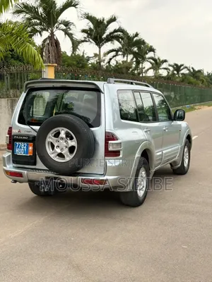 Mitsubishi Pajero V80 3.2 DI-D 2021 Gris