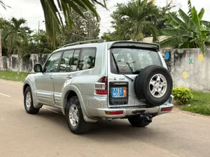 Mitsubishi Pajero V80 3.2 DI-D 2021 Gris