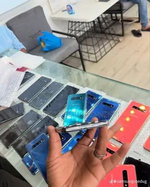 Nouveau Samsung Galaxy S10 128 GB Noir