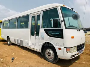 Mitsubishi Fuso Canter 2017 Blanc