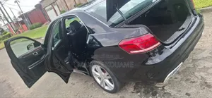 Mercedes-Benz E200 2011 Noir