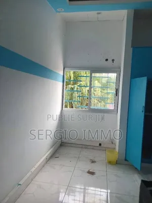 3chbre Duplex dans Sergio Immo, Cocody à Louer