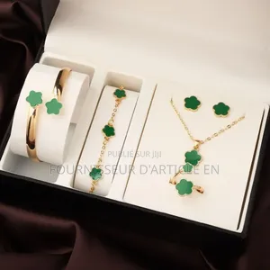 Motif Floral Délicat Et Simple, Vendu Uniquement En Gros